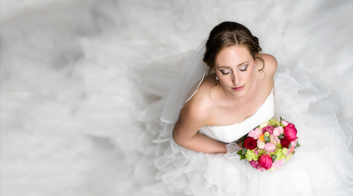 Knapsels-Bruid-Saline-makeup-dress